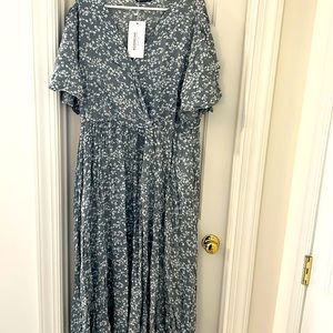 BloomChic Flutter Sleeve Ditsy Floral Pocket Split Maxi Dress